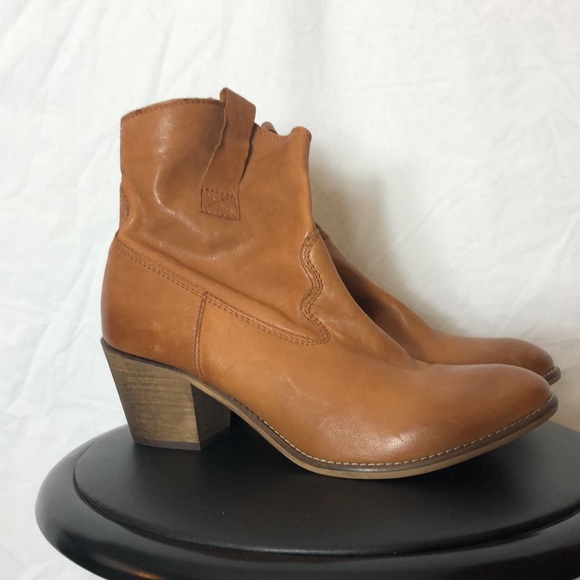 Sundance Leather Ankle Boots - Picture 4 of 13